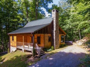 western north carolina mountain cabins for sale, NC log cabins for sale, mountain cabins NC, Western NC real estate, Blue Ridge cabins, High Country homes for sale, North Carolina cabins, Realtor Lori Eastridge