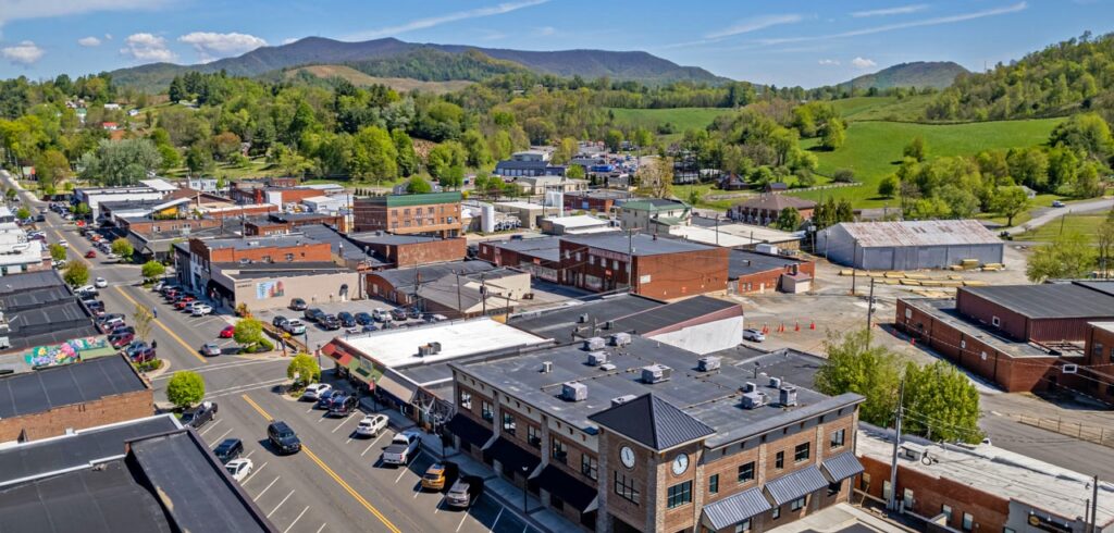 Top Neighborhoods in West Jefferson, NC, West Jefferson NC neighborhoods, best places to live West Jefferson, Ashe County communities, West Jefferson NC real estate, NC mountain neighborhoods, Realtor Lori Eastridge